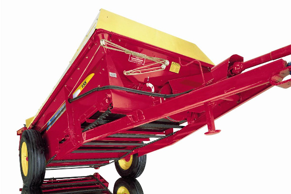 New Holland | Box Spreaders | Model 145 for sale at Berchtold Equipment Co., California