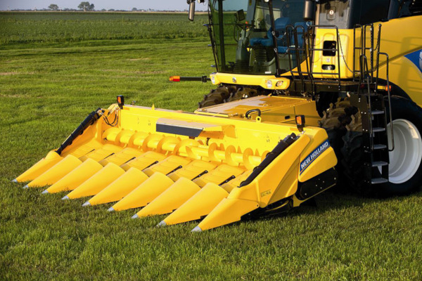New Holland | Corn Heads | Model 980CR Rigid Corn Header - 8 rows for sale at Berchtold Equipment Co., California