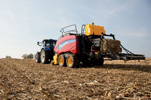 New Holland BigBaler 330 Plus for sale at Berchtold Equipment Co., California New Holland BigBaler 330 Plus for sale at Berchtold Equipment Co., California