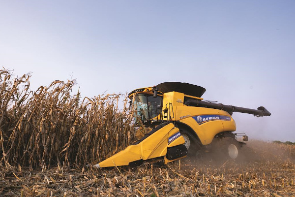 New Holland CR8.90 Opti-Clean for sale at Berchtold Equipment Co., California New Holland CR8.90 Opti-Clean for sale at Berchtold Equipment Co., California