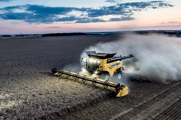 New Holland | Combines & Headers | Direct Cut Auger Heads for sale at Berchtold Equipment Co., California
