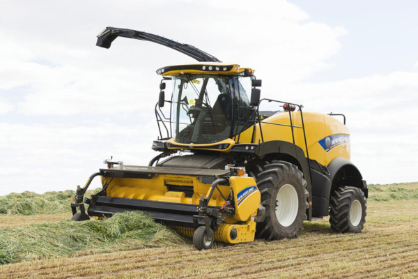 New Holland | FR Forage Cruiser SP Forage Harvesters | Model FR550 for sale at Berchtold Equipment Co., California
