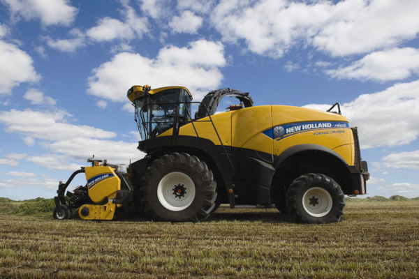 New Holland | FR Forage Cruiser SP Forage Harvesters | Model FR650 for sale at Berchtold Equipment Co., California