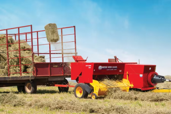 New Holland Hayliner® 275 for sale at Berchtold Equipment Co., California New Holland Hayliner® 275 for sale at Berchtold Equipment Co., California