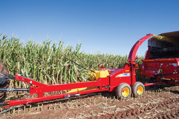New Holland | Forage Equipment | Pull-Type Forage Harvesters for sale at Berchtold Equipment Co., California