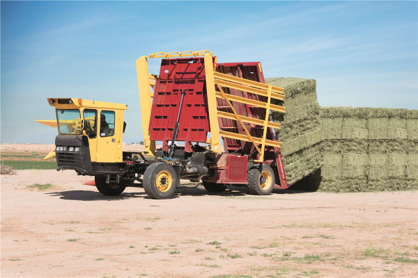 New Holland Stackcruiser® 103 for sale at Berchtold Equipment Co., California New Holland Stackcruiser® 103 for sale at Berchtold Equipment Co., California