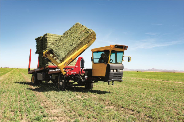 New Holland Stackcruiser® 105 for sale at Berchtold Equipment Co., California New Holland Stackcruiser® 105 for sale at Berchtold Equipment Co., California