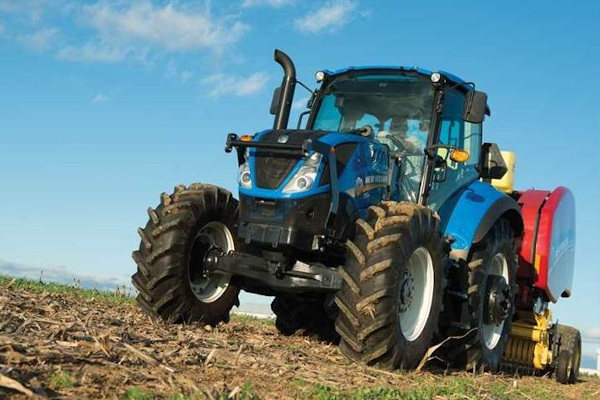 New Holland T5.90 Dual Command™ for sale at Berchtold Equipment Co., California New Holland T5.90 Dual Command™ for sale at Berchtold Equipment Co., California