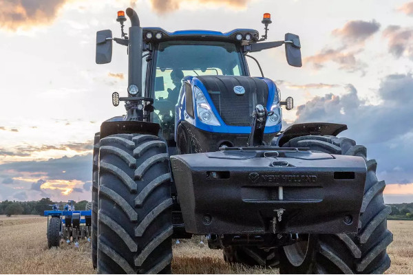 New Holland | Tractors & Telehandlers | T7 with PLM Intelligence for sale at Berchtold Equipment Co., California