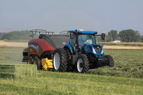 New Holland | Tractors & Telehandlers | T7 Series for sale at Berchtold Equipment Co., California
