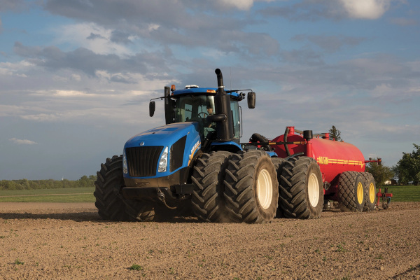 New Holland T9.470 for sale at Berchtold Equipment Co., California New Holland T9.470 for sale at Berchtold Equipment Co., California