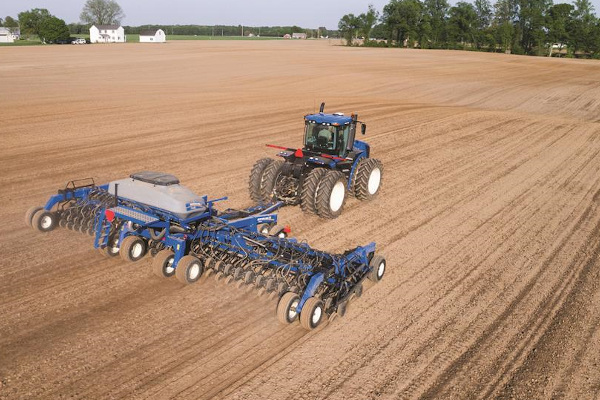 New Holland | T9 with PLM Intelligence™ | Model T9.565 Wheeled and SmartTrax™ for sale at Berchtold Equipment Co., California