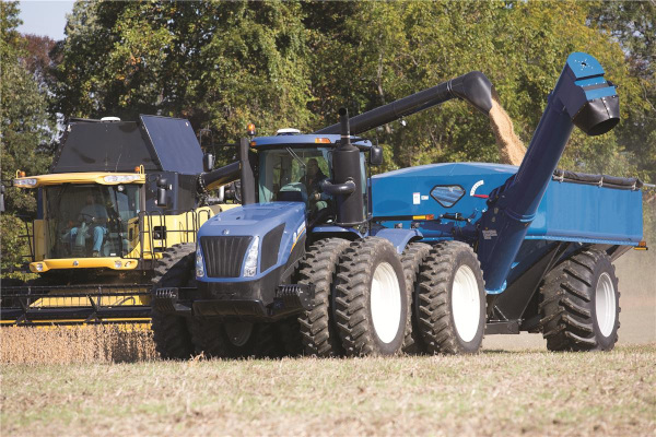 New Holland T9.435 for sale at Berchtold Equipment Co., California New Holland T9.435 for sale at Berchtold Equipment Co., California