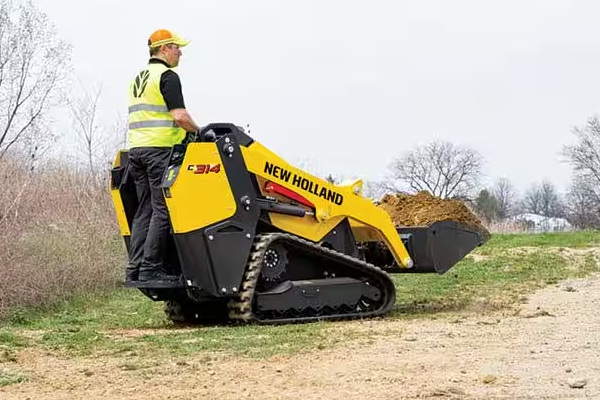 NHCE-MiniTrackLoader-Y23.jpg