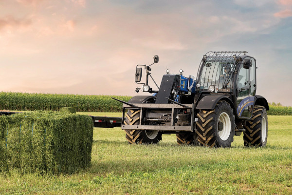 New Holland | Tractors & Telehandlers | TH Series Large-Frame Telehandlers for sale at Berchtold Equipment Co., California