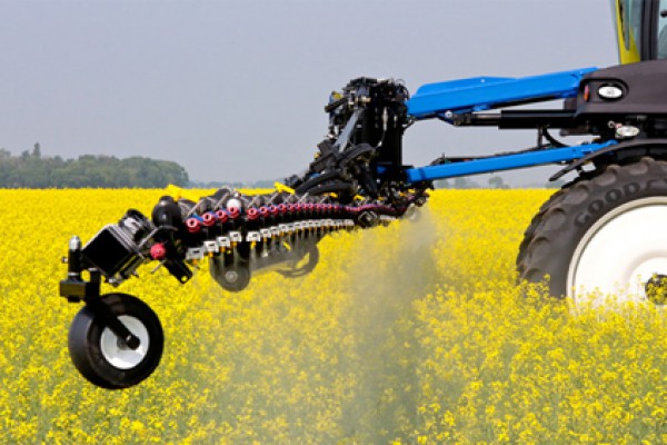 New Holland | Guardian Front Boom Sprayers | Model SP.333F (PRIOR MODEL) for sale at Berchtold Equipment Co., California